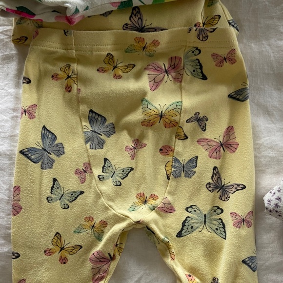 Set of 4 Gap Girls long sleeve organic cotton pajamas - Picture 7 of 8